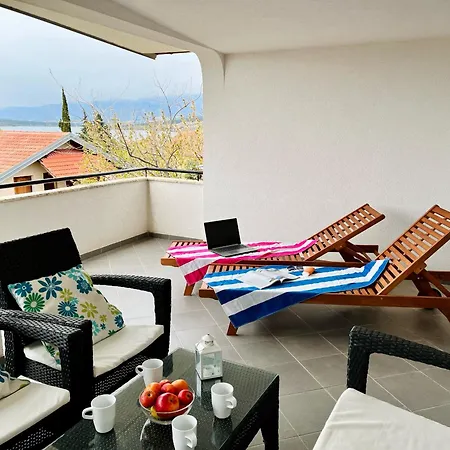 Apartments Stela Gornji Karin Rum bild